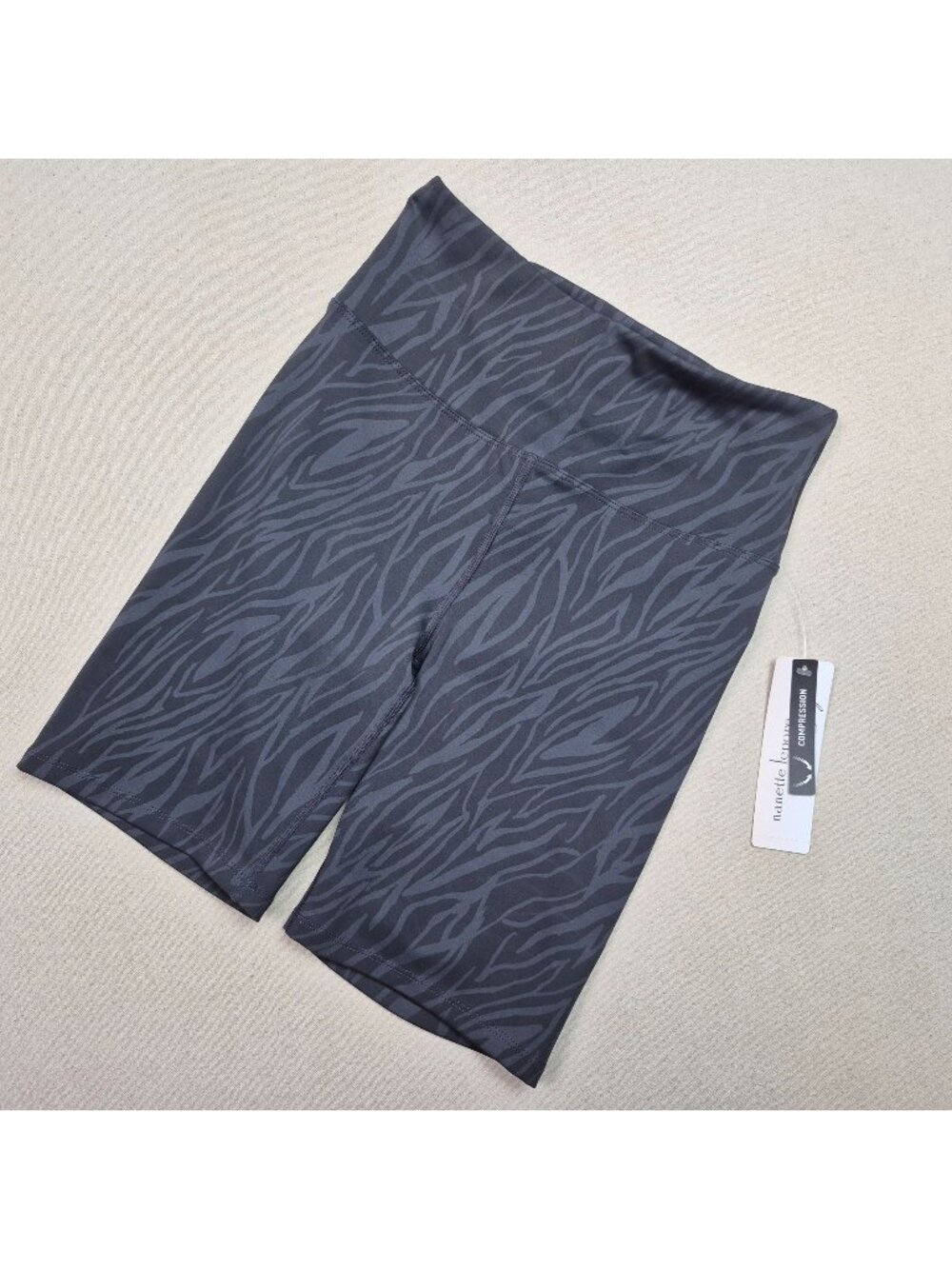 Nanette Lepore Women's Black/Gray Tiger Stripe Compression Shorts Sz S NWT